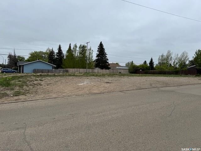 Property Photo:  101 25th Street  SK S0M 0E0 