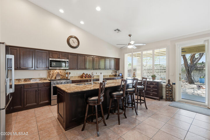 Property Photo: 9796 E Rock Ridge Court AZ 85749