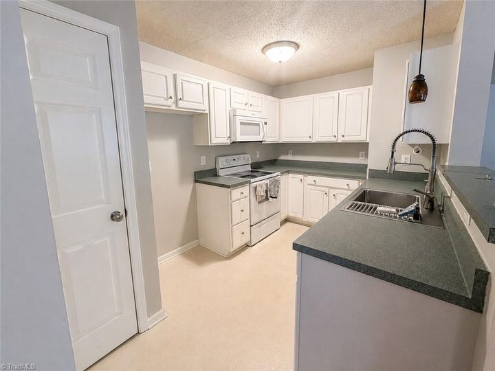 Property Photo: 122 Ivy Glen Court NC 27127
