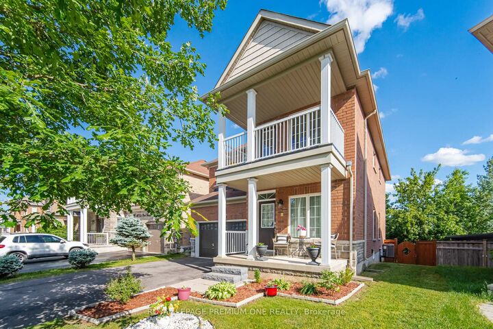 Property Photo: 62 Lost Pond Crescent ON L4A 0R4