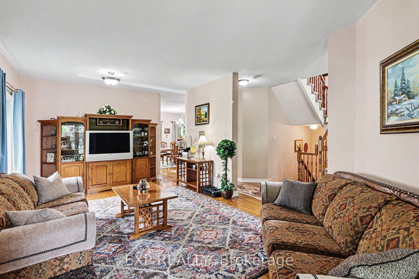 Property Photo: 235 Station Boulevard ON K1G 6L8