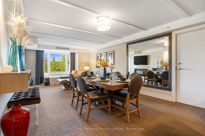 Property Photo: 9 Harbour Street E 5109/5111 ON L9Y 5C5