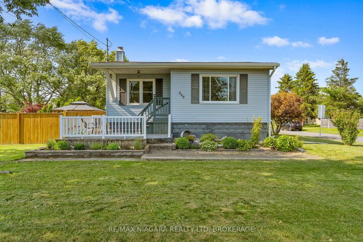 Property Photo: 809 Broadway Avenue ON L3C 5M9