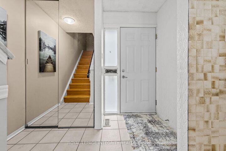 Property Photo: 3565 Aladdin Lane ON K1T 1E1