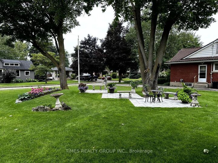 Property Photo: 220 Hibernia Street ON N5A 5V5