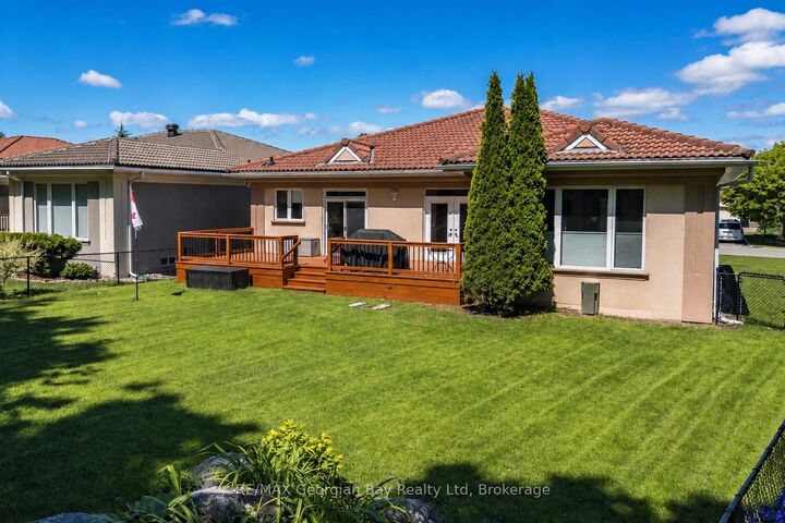 Property Photo:  502 Aberdeen Boulevard  ON L4R 5L9 