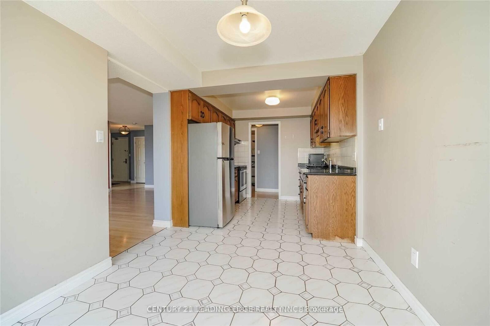 Property Photo: 67 Caroline Street S 8A ON L8P 3K6