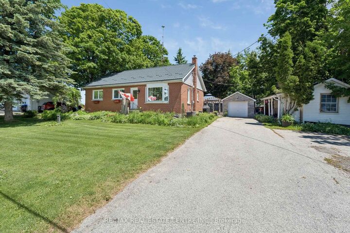Property Photo:  871 Penetanguishene Road  ON L4M 4Y8 