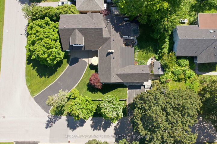 Property Photo:  549 Ann Avenue  ON L7T 2S7 