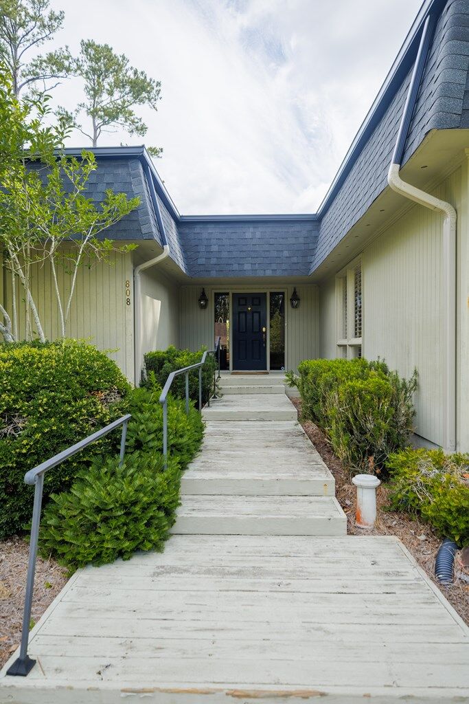 Property Photo:  808 Millpond Rd  GA 31602 