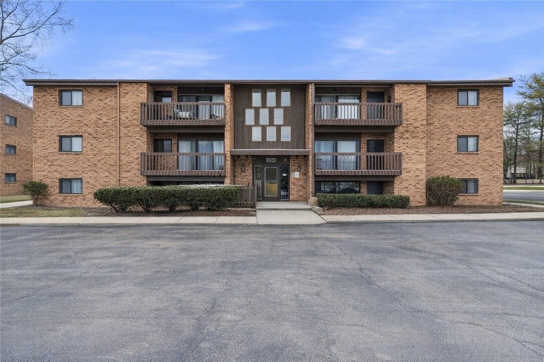 Property Photo:  1204 Dutilh Rd 1  PA 16066 