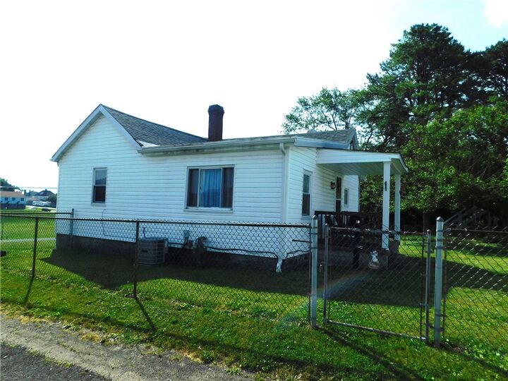 Property Photo:  98 Easy Street  PA 15401 