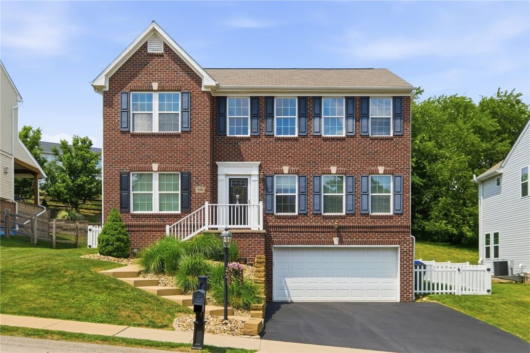 Property Photo:  174 Broadstone Dr  PA 16046 