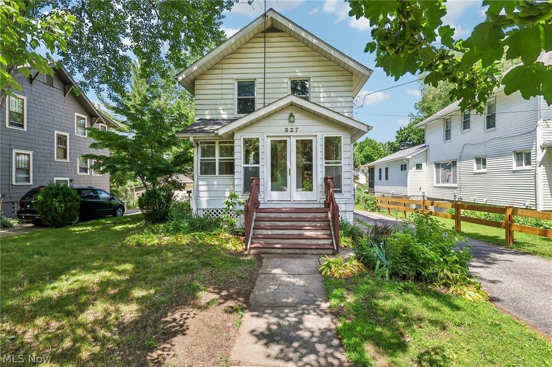 Property Photo: 537 Rockwell Street OH 44240