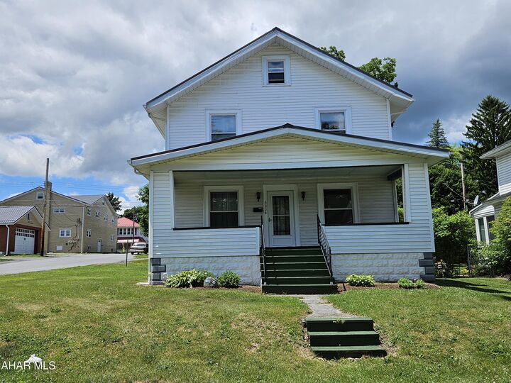Property Photo: 602 E Grant Avenue PA 16602