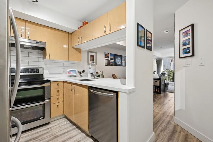 Property Photo:  988 W 21st Avenue 208  BC V5Z 1Z1 