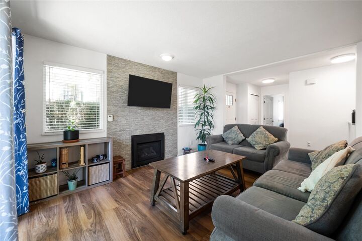Property Photo: 8972 Fleetwood Way 201 BC V3R 0T5