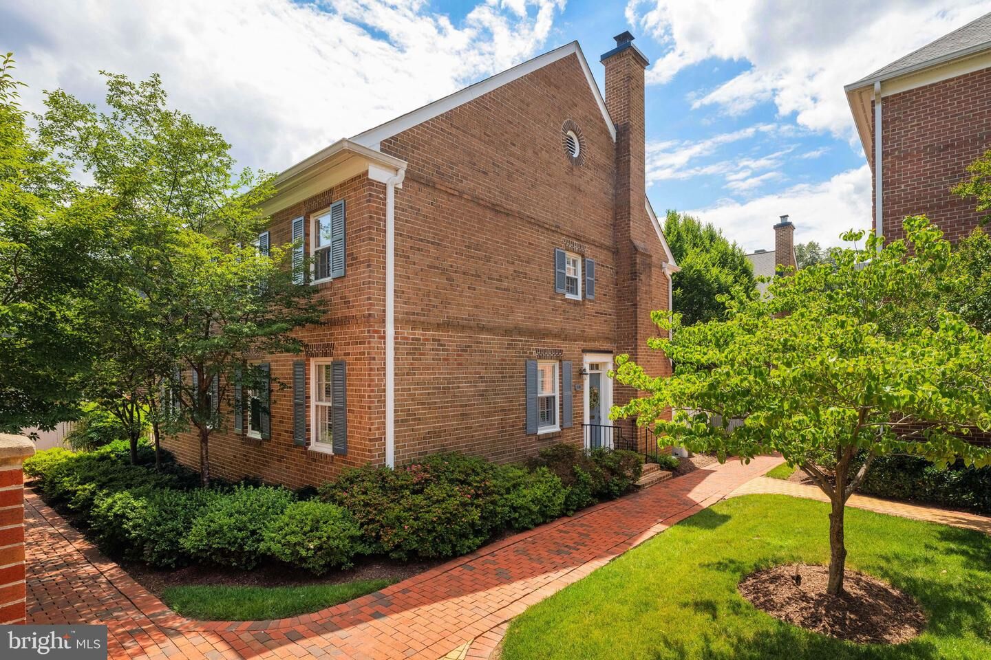 Property Photo:  1039 N Pitt Street  VA 22314 