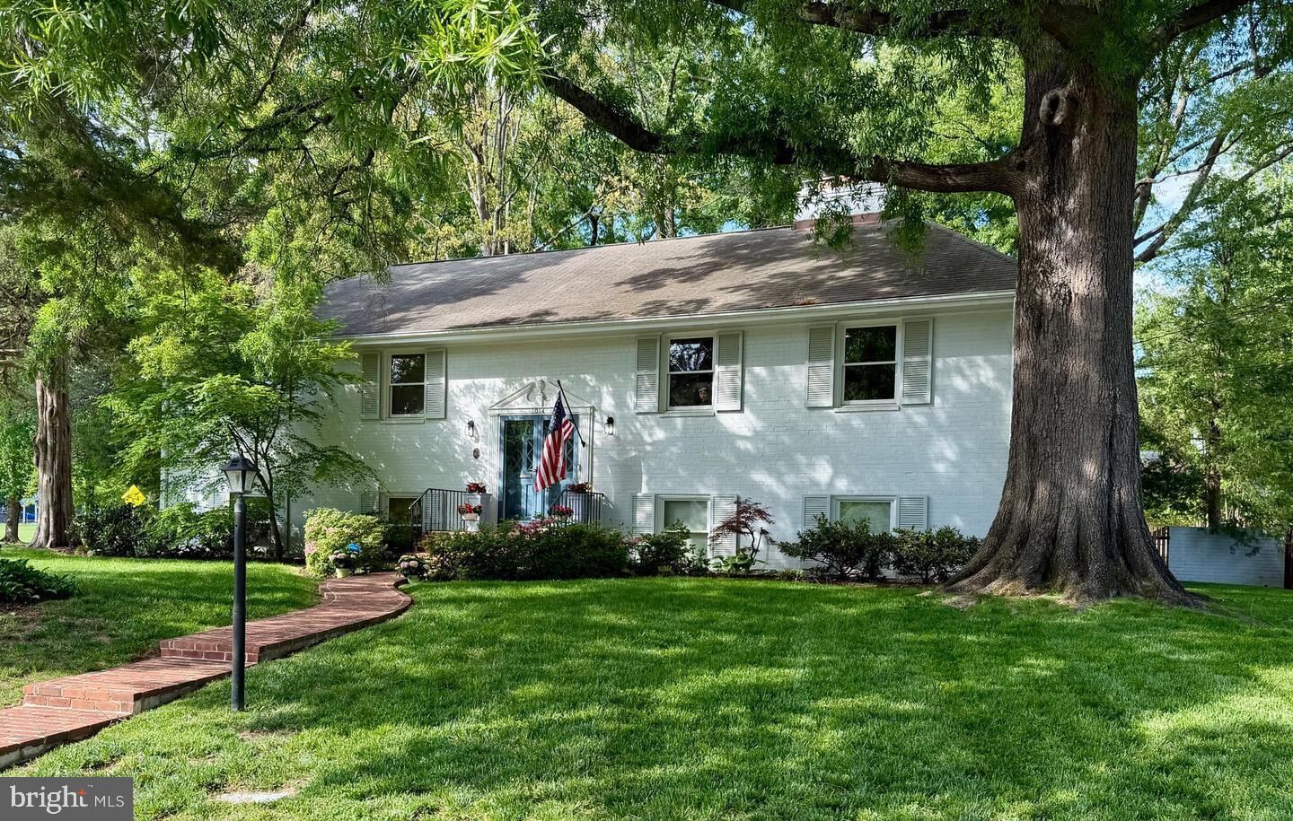Property Photo:  1014 Potomac Lane  VA 22308 