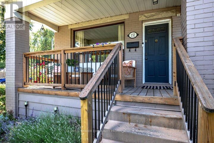 Property Photo:  152 London Street South  ON L8K 2G7 