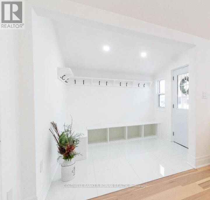 Property Photo:  54 Queen Street North  ON L0G 1W0 
