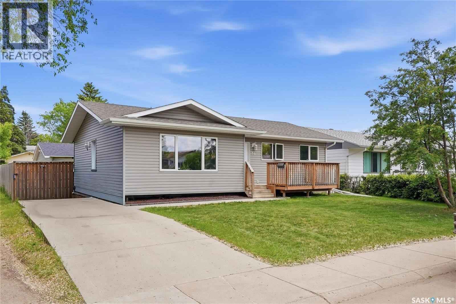Property Photo:  84 Byers Crescent  SK S7L 4H2 
