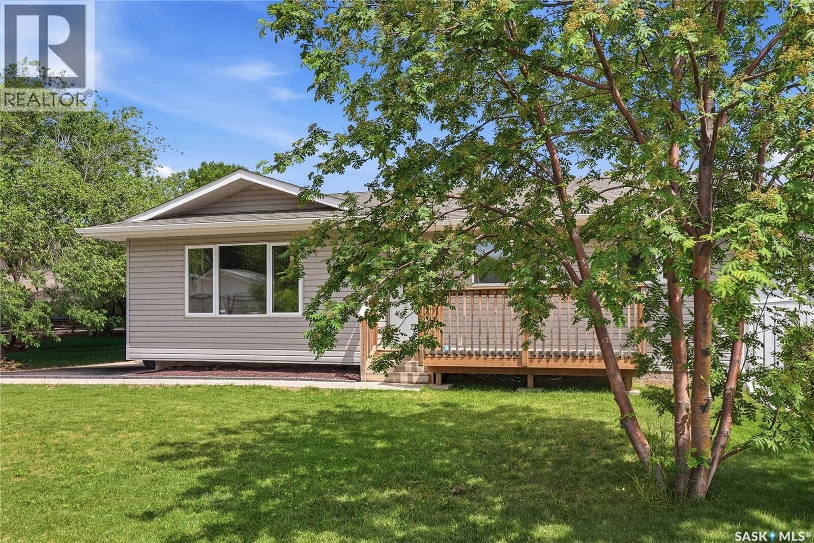 Property Photo: 84 Byers Crescent SK S7L 4H2