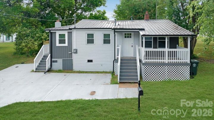 Property Photo: 304 S Derby Avenue NC 28658