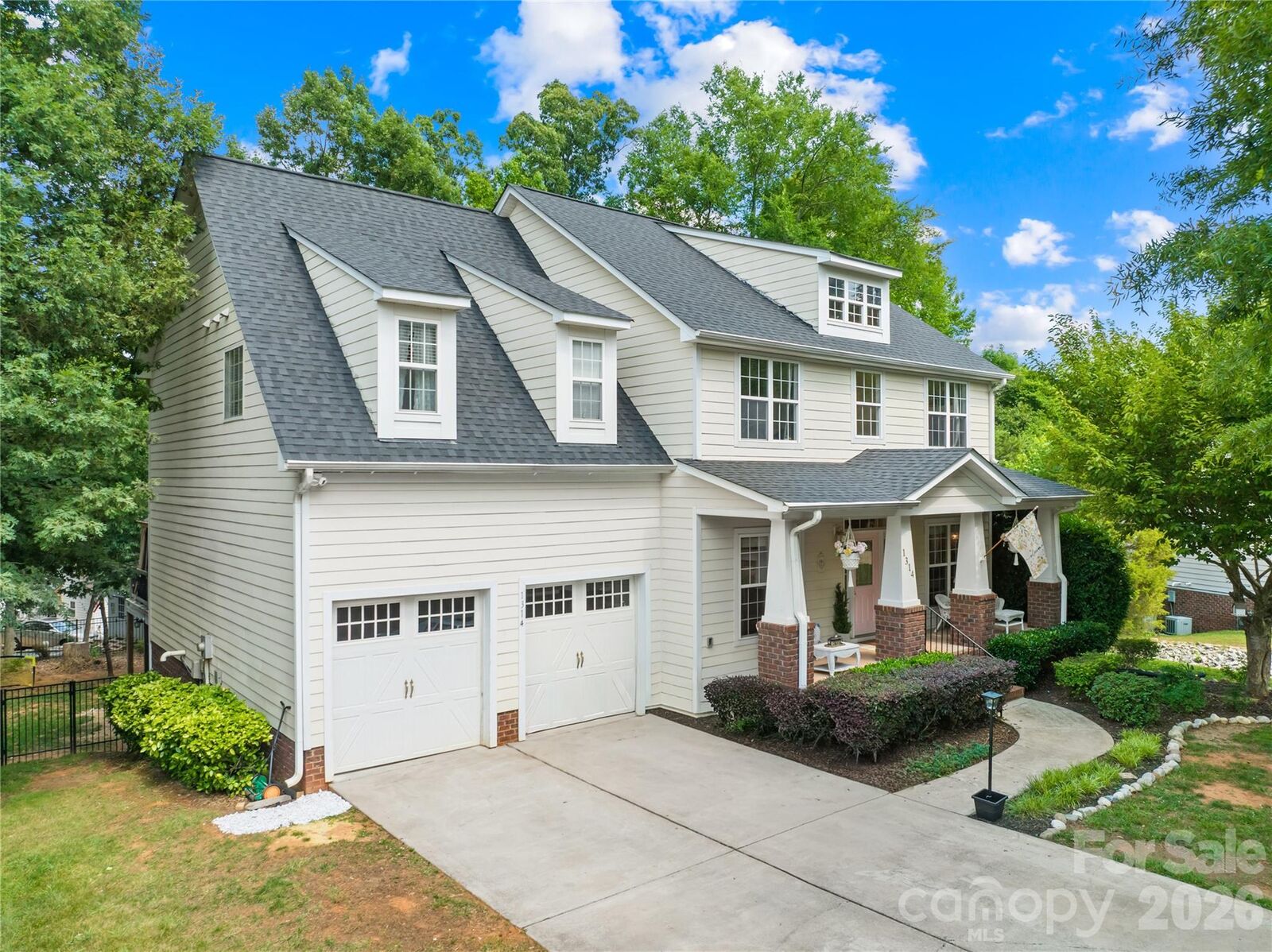 Property Photo:  1314 Oak Leaf Lane  NC 28146 