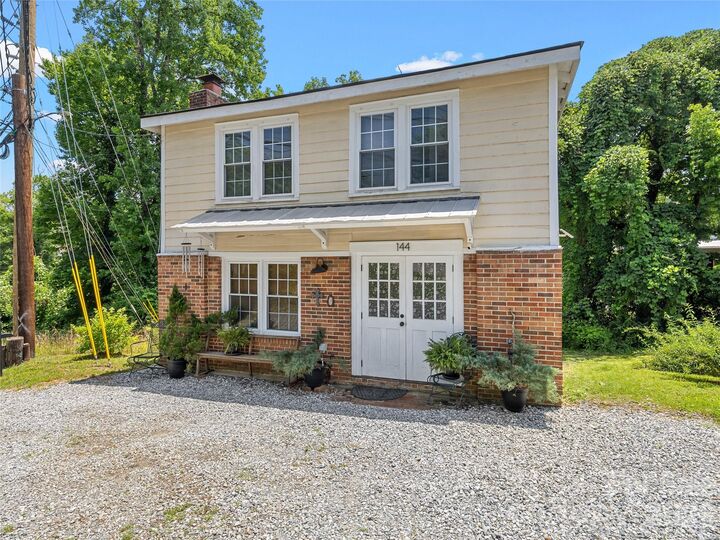 Property Photo:  144 E Howard Street  NC 28782 