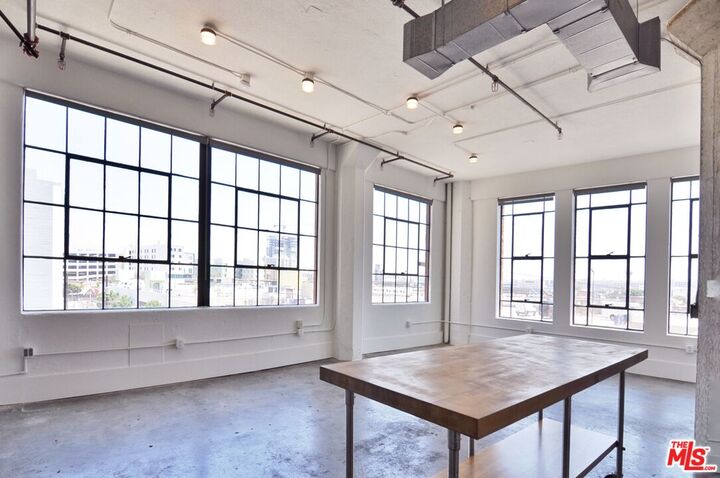 Property Photo:  315 E 8th St  CA 90014 