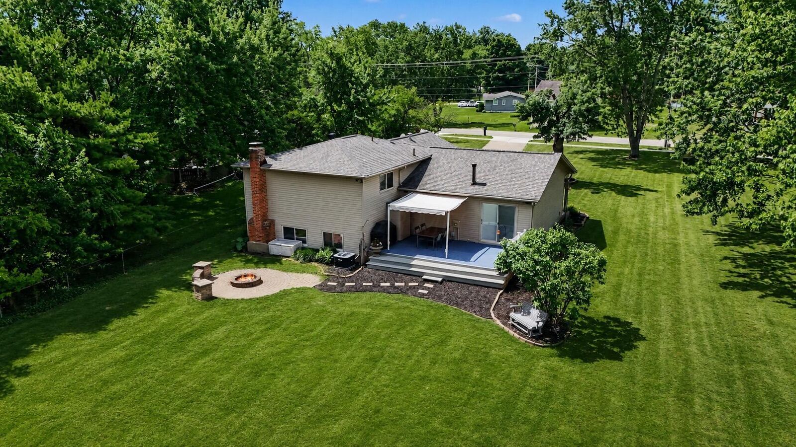 Property Photo:  510 Long NW Road  OH 43147 