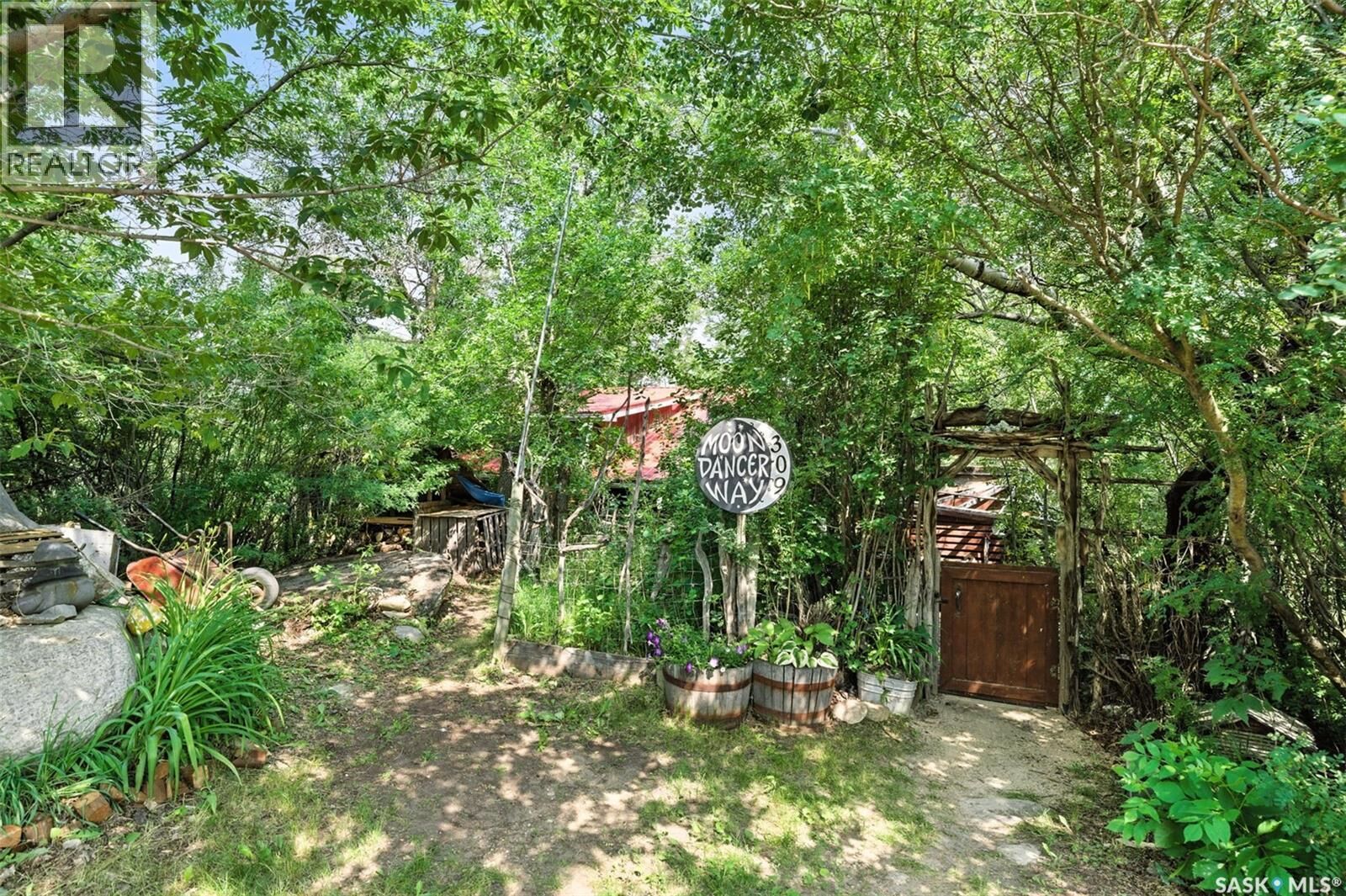 Property Photo:  309 Evenson Avenue  SK S0K 4T1 