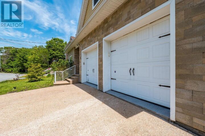 Property Photo: 5 Brentwood Drive NS B4A 3R2