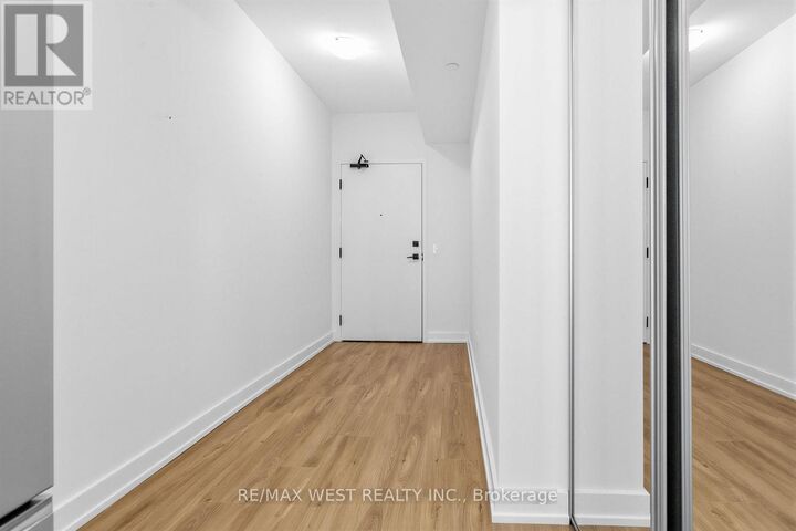 Property Photo: 498 Caldari Road 2222 ON L4K 0R6