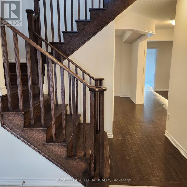 Property Photo:  338 Fleetwood Drive  ON L1K 3G2 