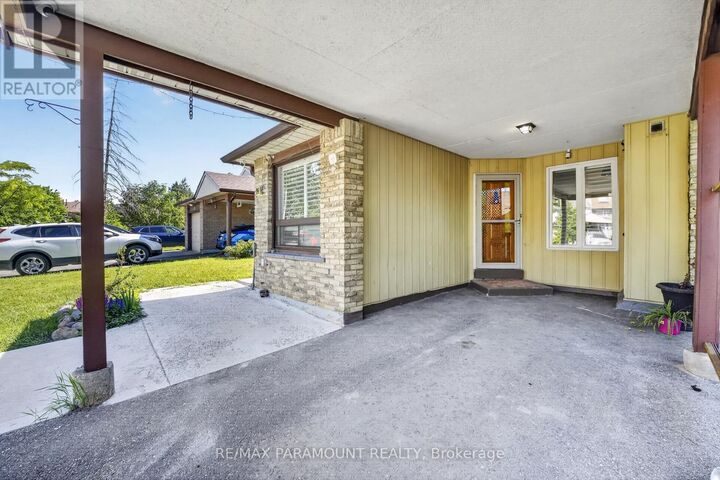 Property Photo: 32 Fanshawe Drive ON L6Z 1A9