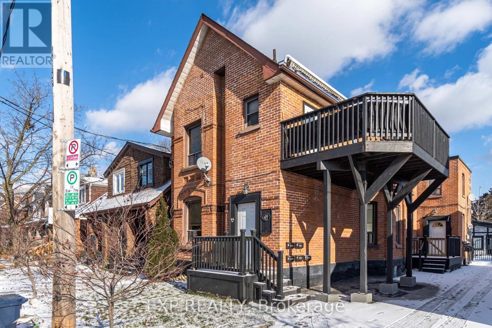 Property Photo:  677 Durie Street 3  ON M6S 3H4 