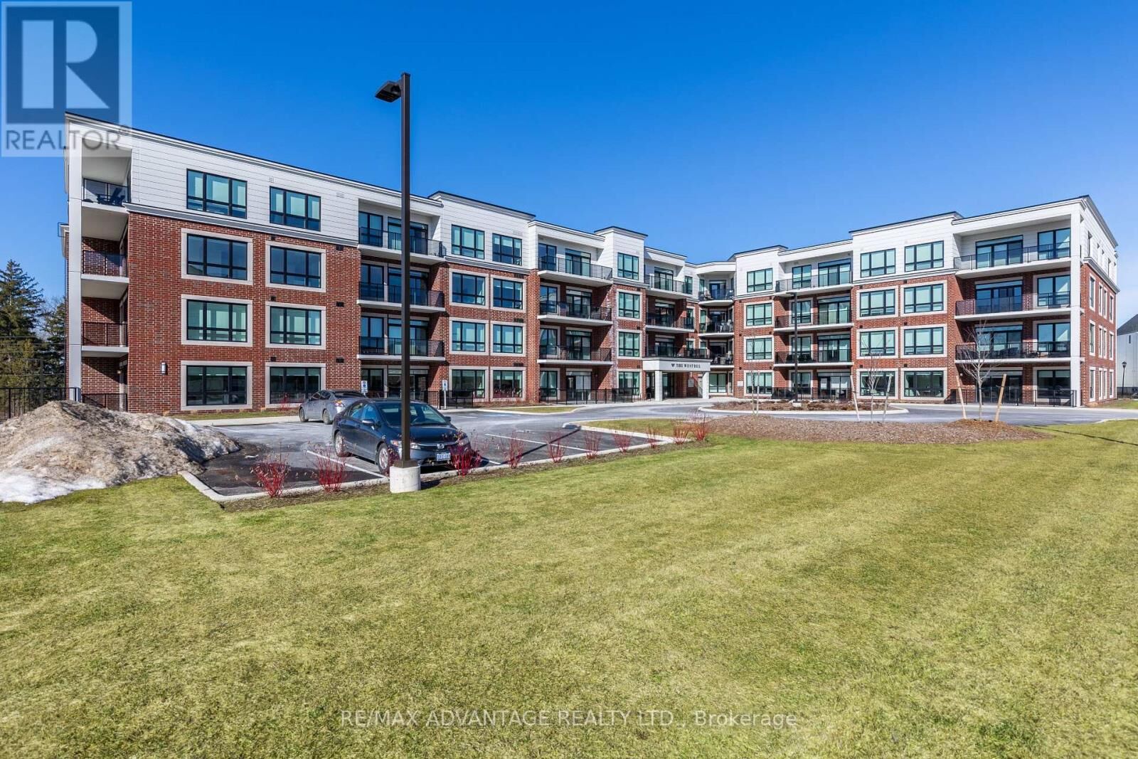 Property Photo: 1975 Fountain Grass Drive 214 ON N6K 0M3