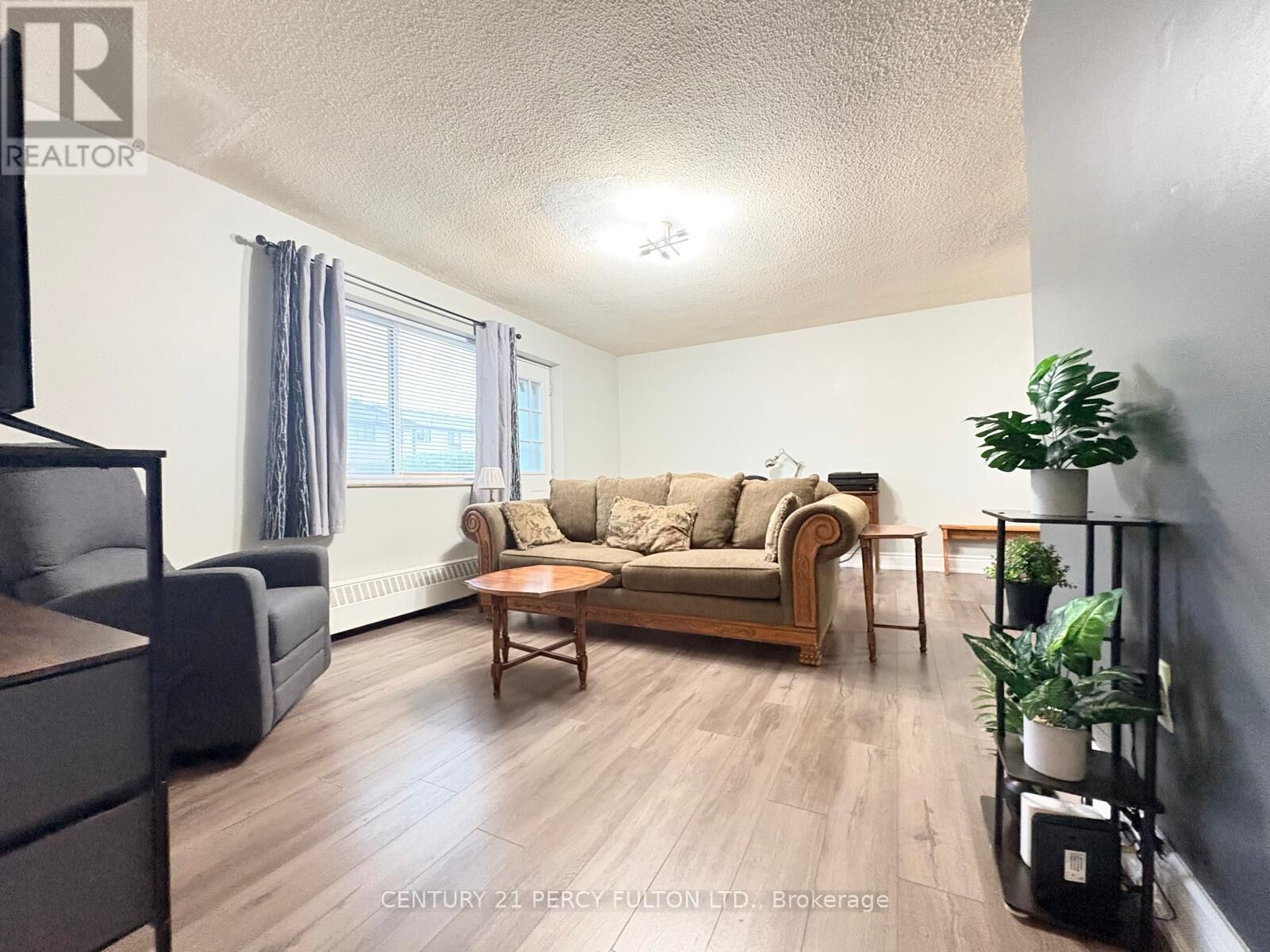 Property Photo:  936 Glen Street 106  ON L1J 5Z7 