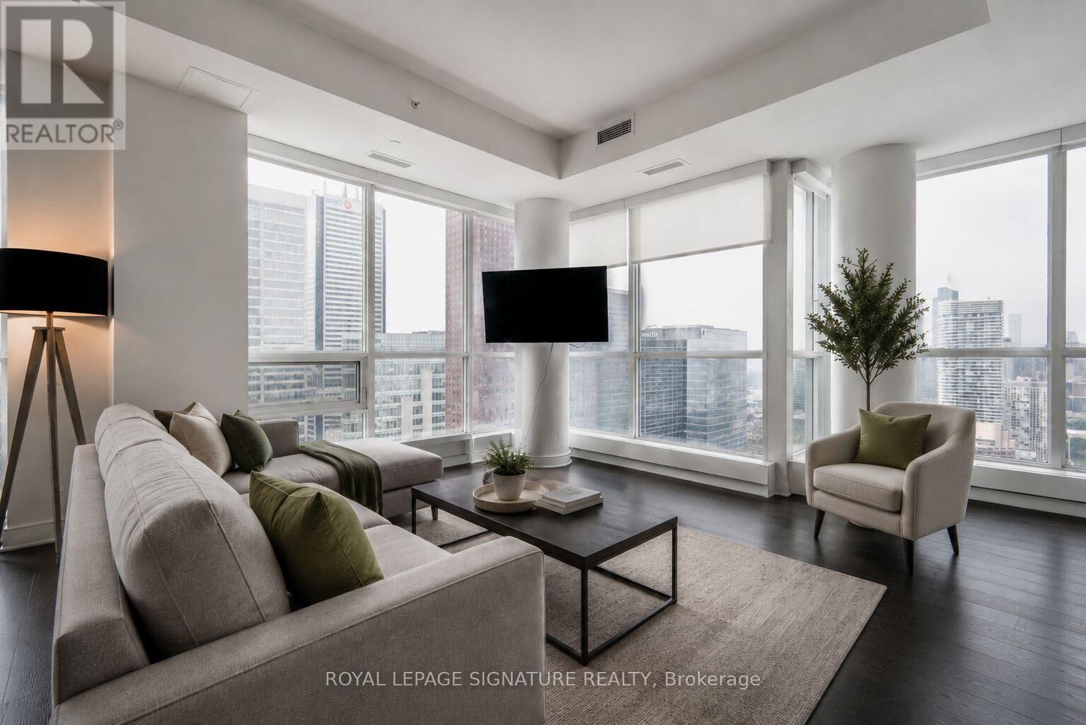 Property Photo: 88 Scott Street 5501 ON M5E 0A9