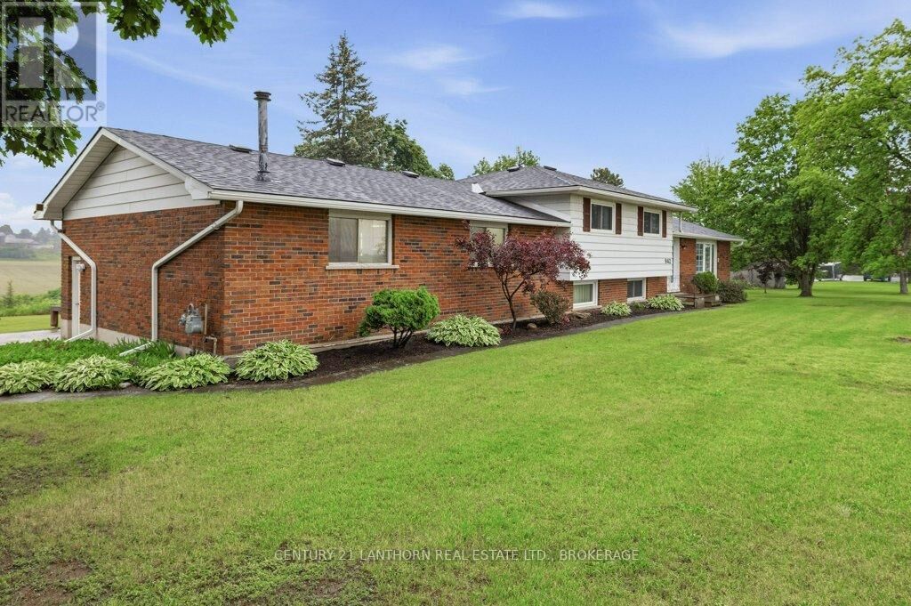 Property Photo: 942 County 1 Road East ON K7R 3L2