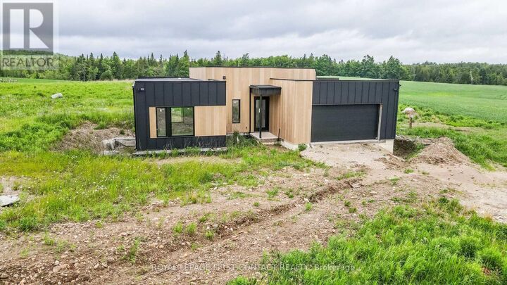 Property Photo: 9694 6 7 Nottawasaga Sideroad ON L0M 1G0