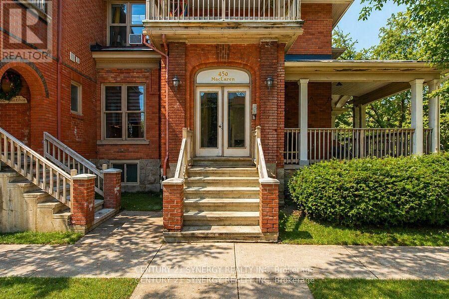 Property Photo:  450 Maclaren Street 10  ON K1R 5K6 