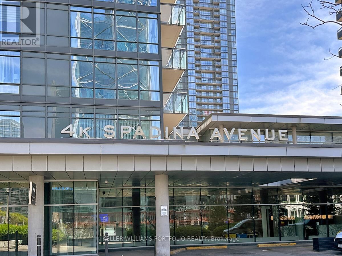 Property Photo:  4K Spadina Avenue 1618  ON M5V 3Y9 