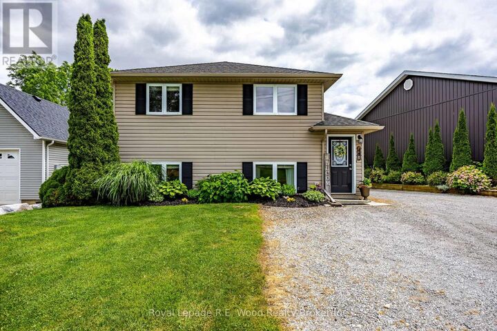 46 Oak Street — photo 1