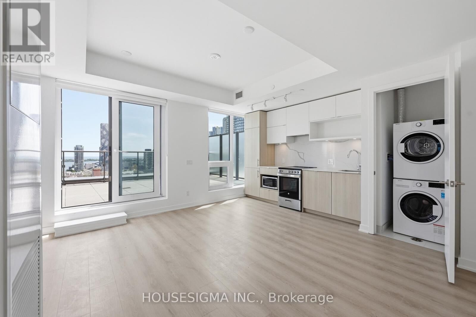 Property Photo:  100 Queen Street East 2706  ON M5C 0B5 