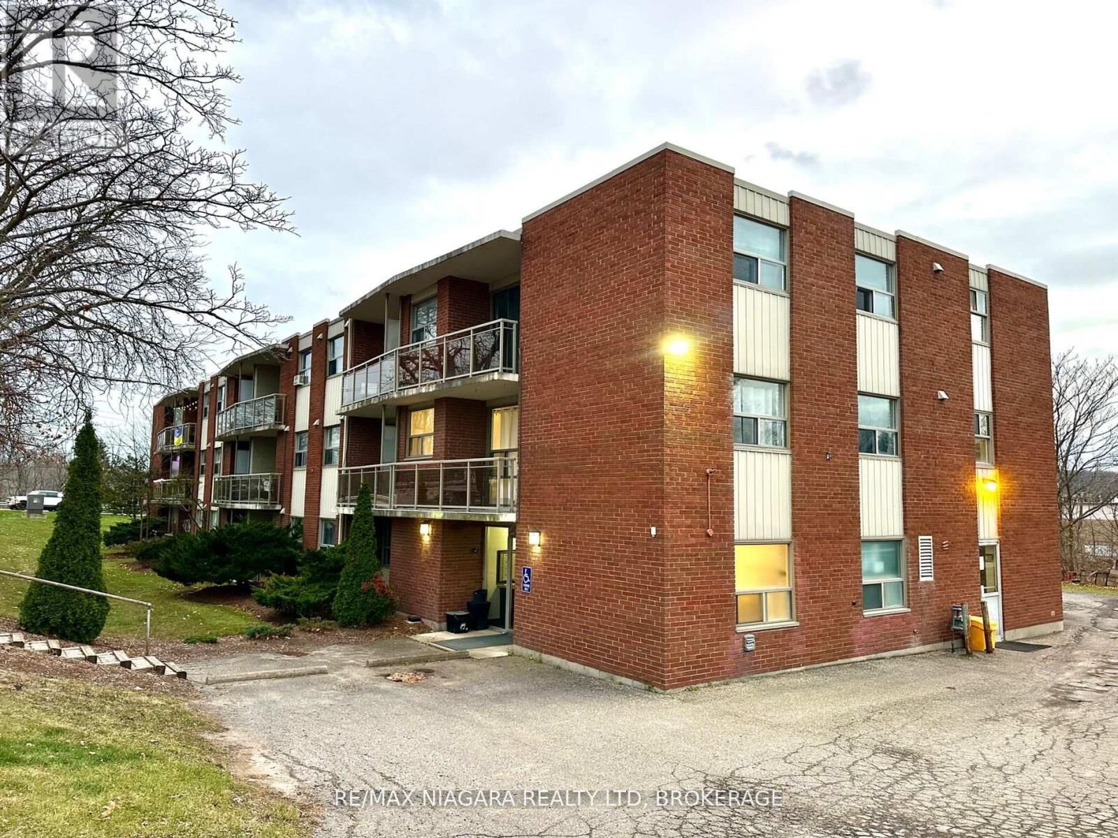 Property Photo: 7 Riverview Boulevard 305 ON L2T 3L5