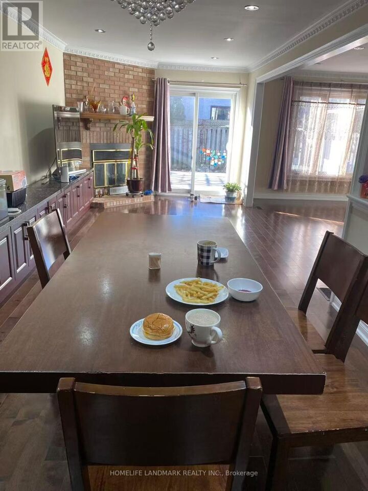 Property Photo:  102 Chloe Crescent  ON L3S 2J2 