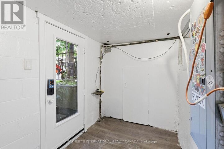 Property Photo:  284 Euclid Avenue Bsmt  ON M6J 2K2 